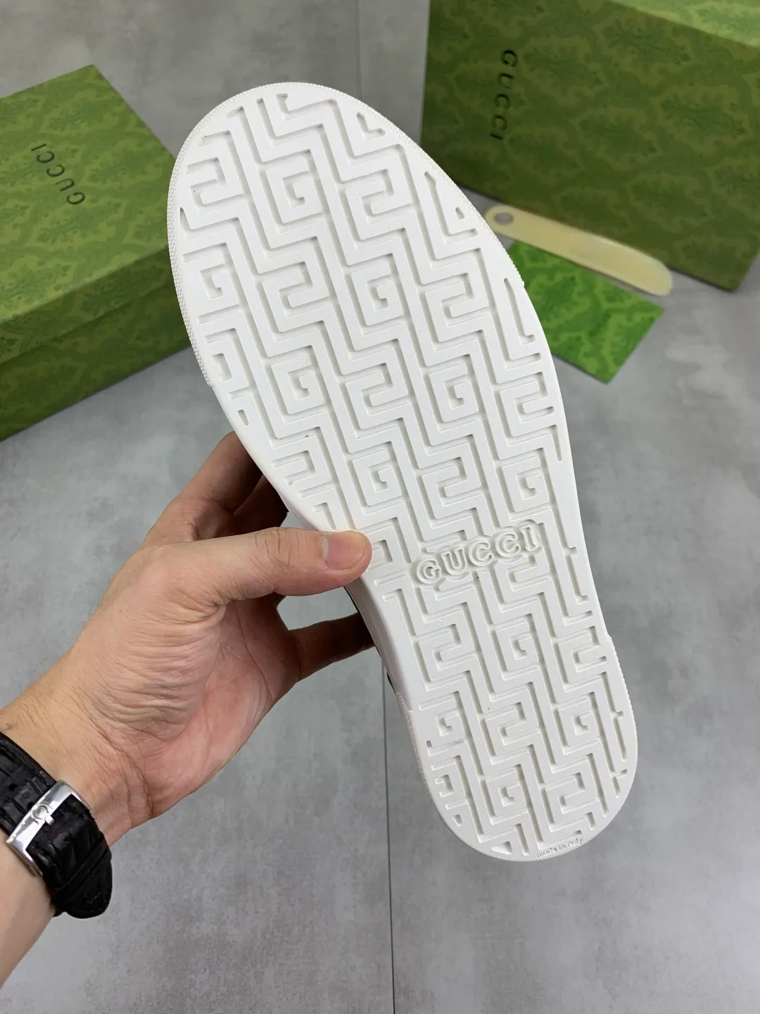 Men's shoes 💰P420 💰[New style]🆘 The latest model from Gucci GUCCI official website🎁Classic casual and fashionable men's shoes👟Best model💥The style is simple and elegant, exclusive for trendy men. Unique official website latest brand elements👑Gucci original decoration, fashionable and generous, original soft calfskin fabric➕Comfortable soft first-layer pigskin lining ✅The official website specifies the wear-resistant casual outsole, the classic model is taken in kind🎬Color: 4️⃣colors available😍Number: 38-44